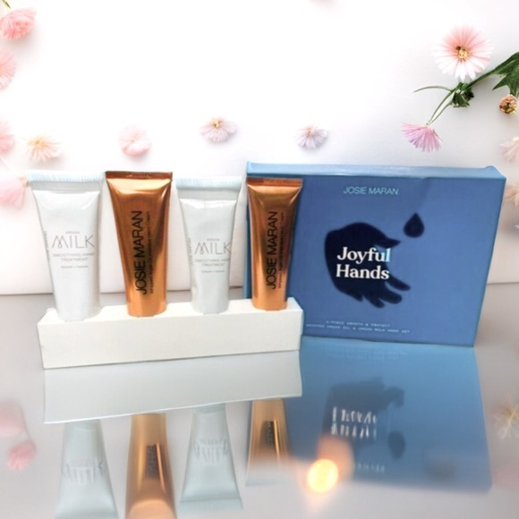 JOSIE MARAN Other - 🌿 Josie Maran Joyful Hands Set